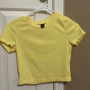 yellow crop shirt size medium